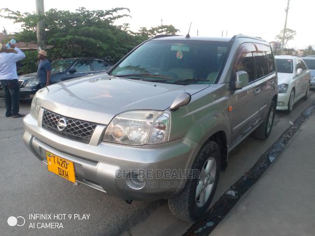 Nissan X-Trail 2002 2.0 Silver