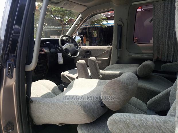 Toyota Noah 2001 Gray