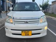 Toyota Noah 2.0 AWD (8 Seater) 2005 White for sale