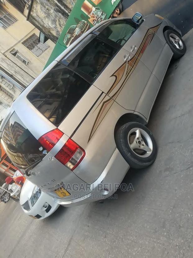 Toyota Noah 2004 Silver