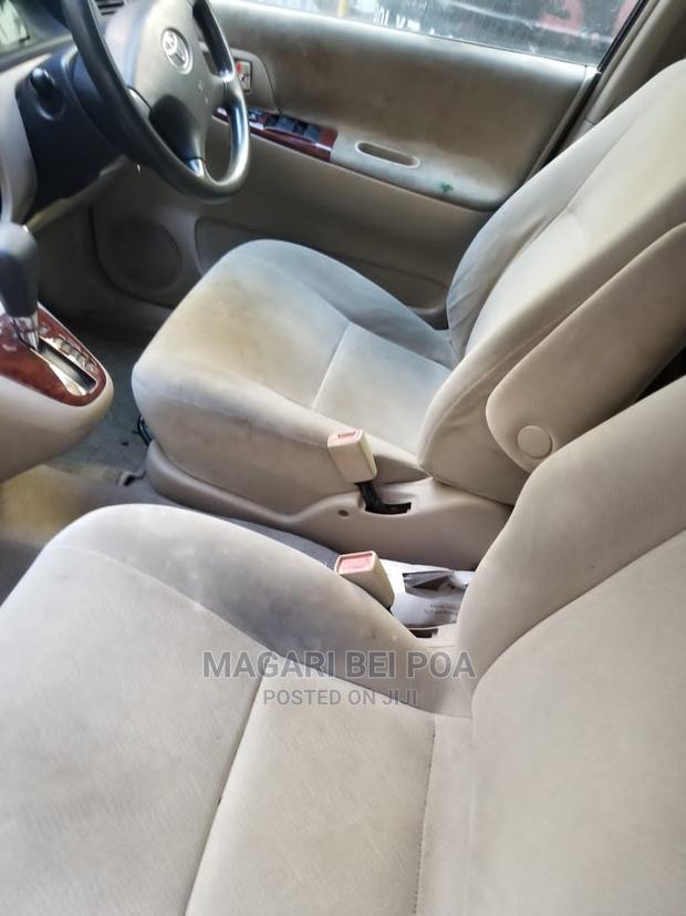 Toyota Noah 2004 Silver