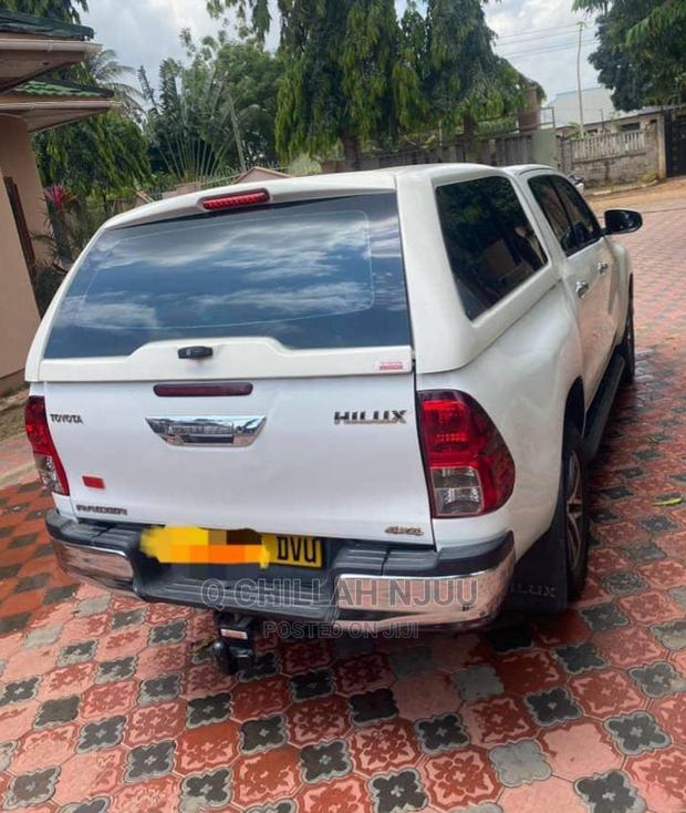 Toyota Hilux 2019 White
