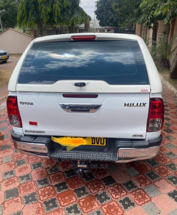 Toyota Hilux 2019 White