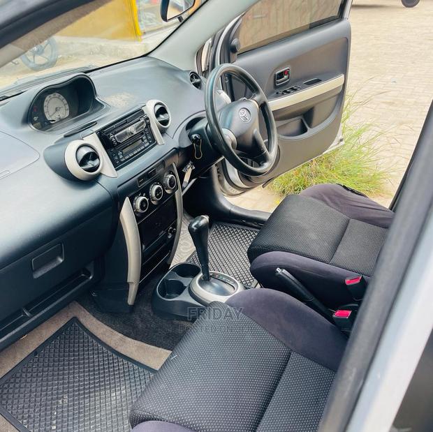 Toyota IST 2004 Silver