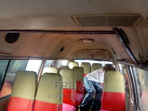 Toyota HiAce 2001 White