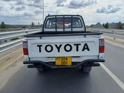 Toyota Hilux 2000 White for sale