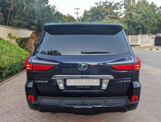 Lexus LX 570 AWD 2017 Black