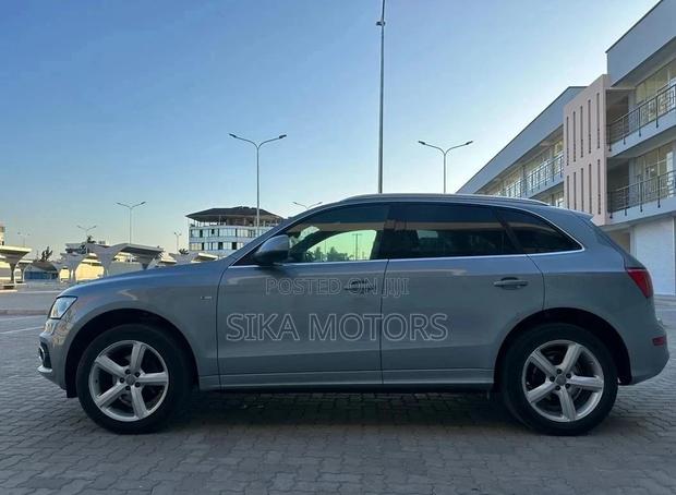 Audi Q5 2.0 TDI Automatic 2010 Silver