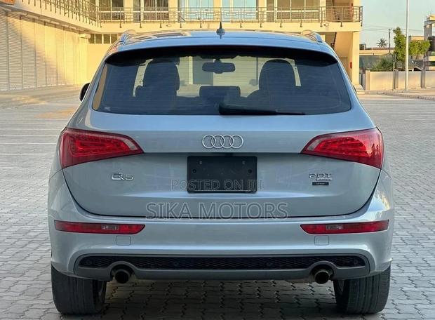 Audi Q5 2.0 TDI Automatic 2010 Silver