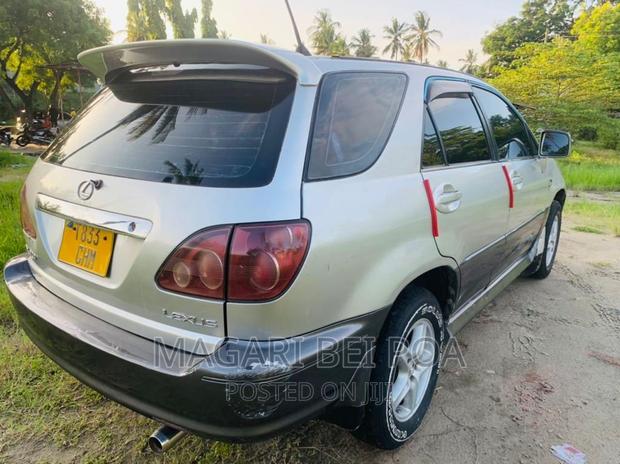 Toyota Harrier 2001 Silver