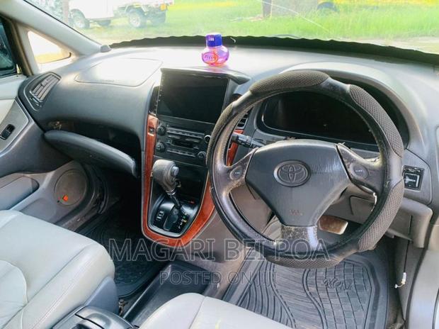 Toyota Harrier 2001 Silver