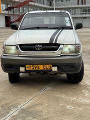 Toyota Hilux 2001 White for sale