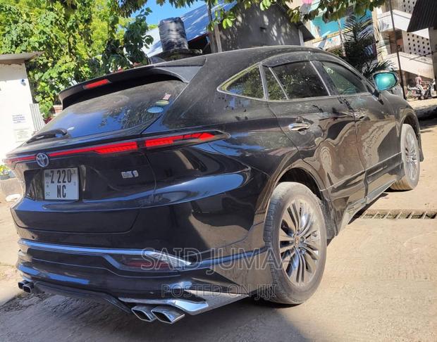Toyota Harrier 2.0 2021 Black