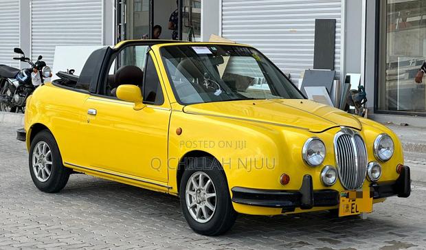Nissan President 1997 Yellow