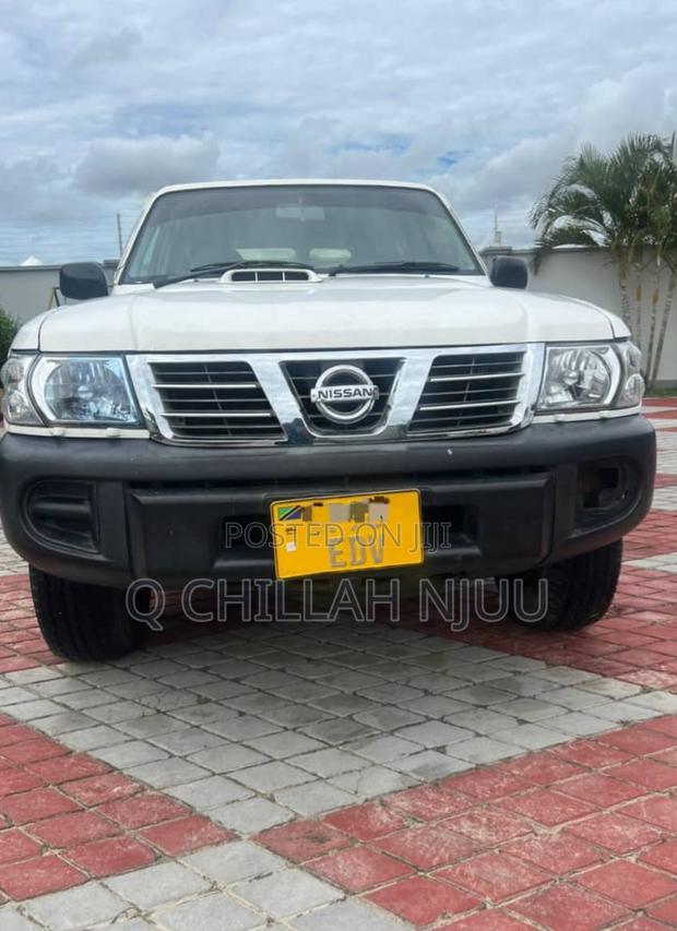 Nissan Patrol 2002 White