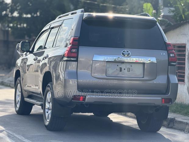Toyota Land Cruiser Prado 2022 Beige