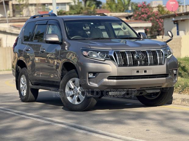 Toyota Land Cruiser Prado 2022 Beige