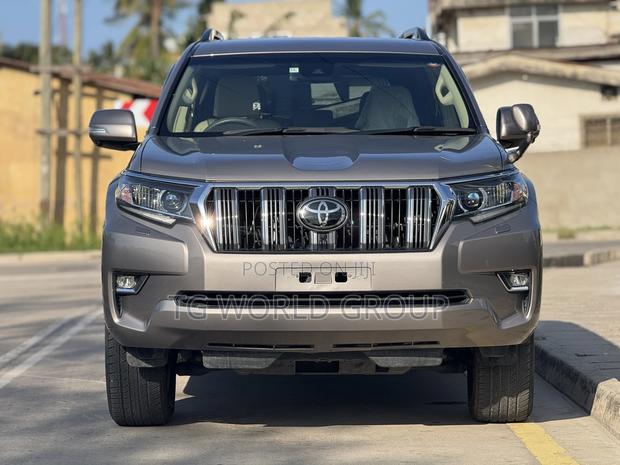 Toyota Land Cruiser Prado 2022 Beige
