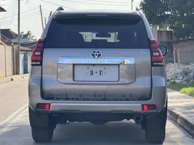 Toyota Land Cruiser Prado 2022 Beige