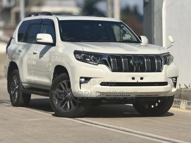 Toyota Land Cruiser Prado 2.8 2019 White