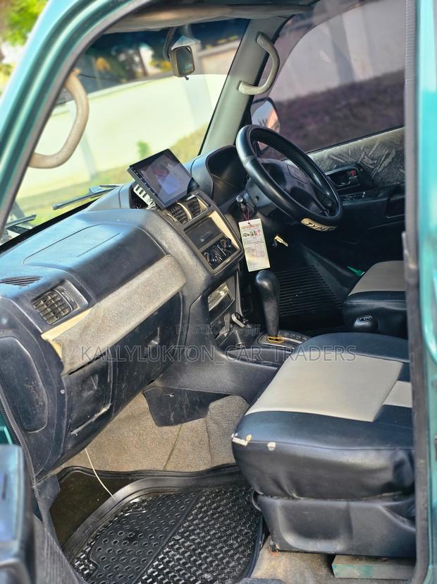 Mitsubishi Pajero 2000 Green