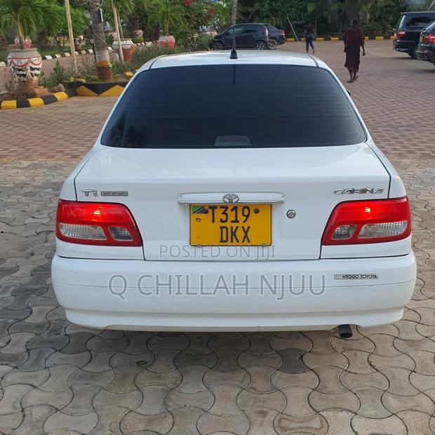 Toyota Carina 2000 White