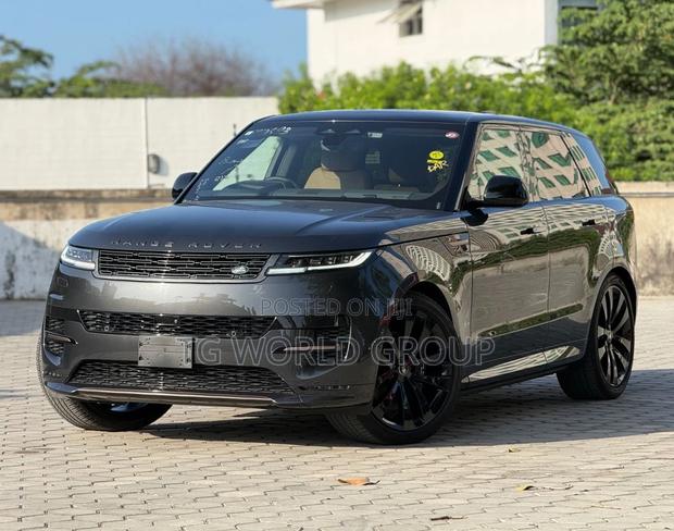 Land Rover Range Rover P400 SE SWB 2022 Gray