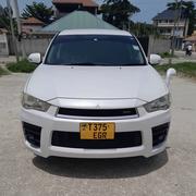 Mitsubishi Outlander 2011 White for sale