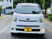 Toyota Voxy 2008 White for sale