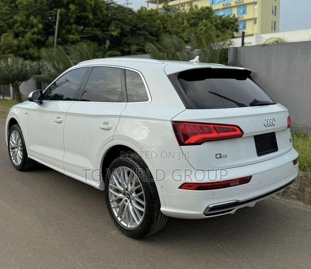 Audi Q5 2.0T Premium AWD quattro 2018 White