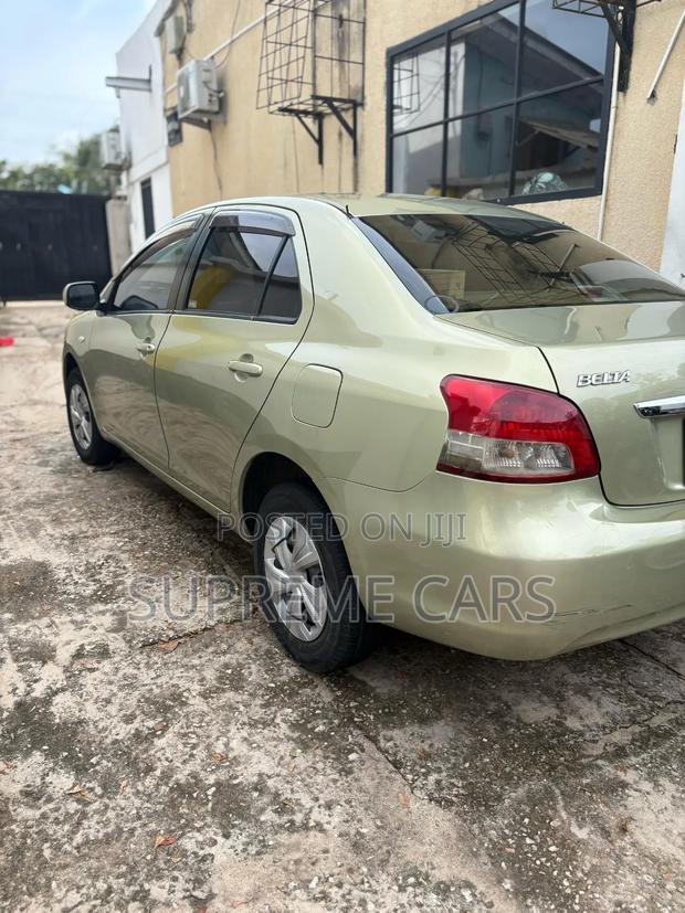 Toyota Belta 2006 Beige