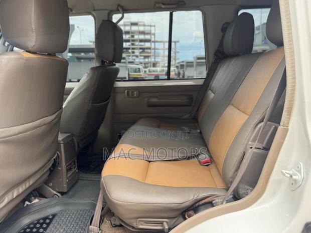 Toyota Land Cruiser 2011 White