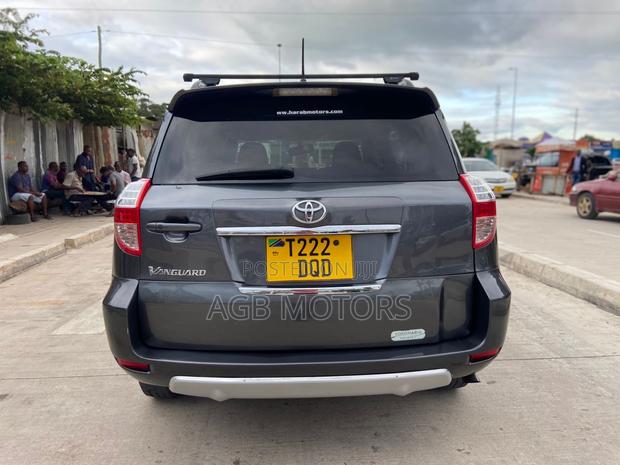 Toyota Vanguard 2009 Gray