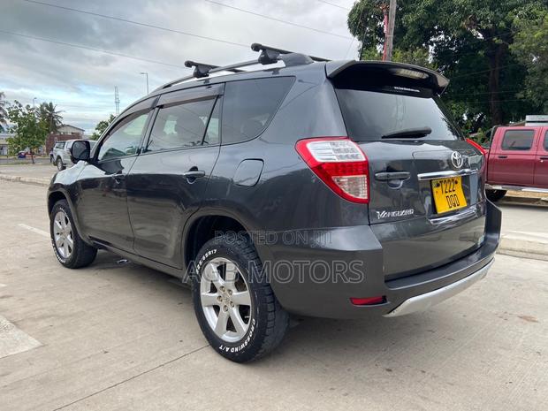 Toyota Vanguard 2009 Gray