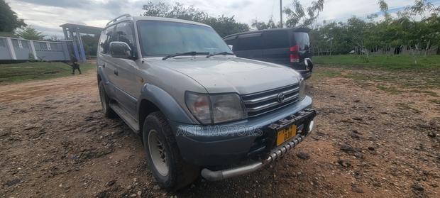 Toyota Land Cruiser 1999 Silver