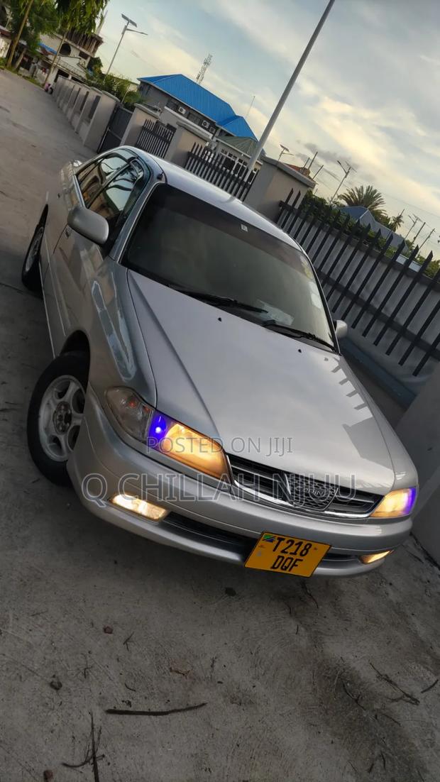 Toyota Carina 2000 Silver