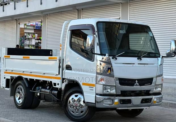 Mitsubishi Canter 2020 White