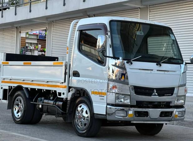 Mitsubishi Canter 2020 White