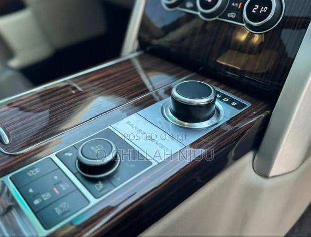 Land Rover Range Rover Vogue 2014 Gold