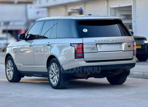 Land Rover Range Rover Vogue 2014 Gold