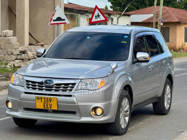 Subaru Forester 2011 Silver
