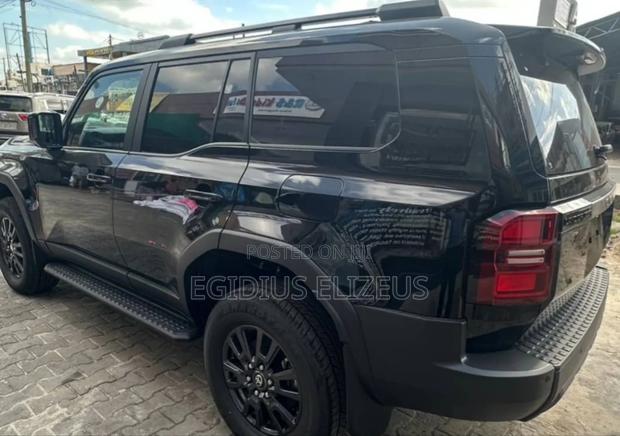 Toyota Land Cruiser Prado 2024 Black