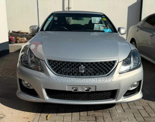 Toyota Crown 2009 Ivory