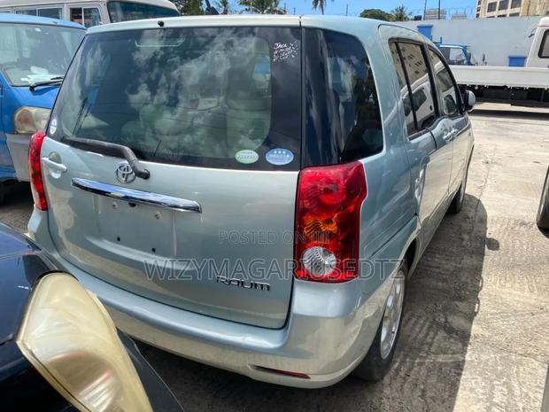 Toyota Raum 2005 Teal