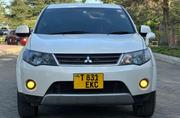 Mitsubishi Outlander 2009 White for sale