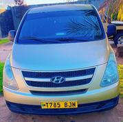 Hyundai H1 2005 Gold for sale