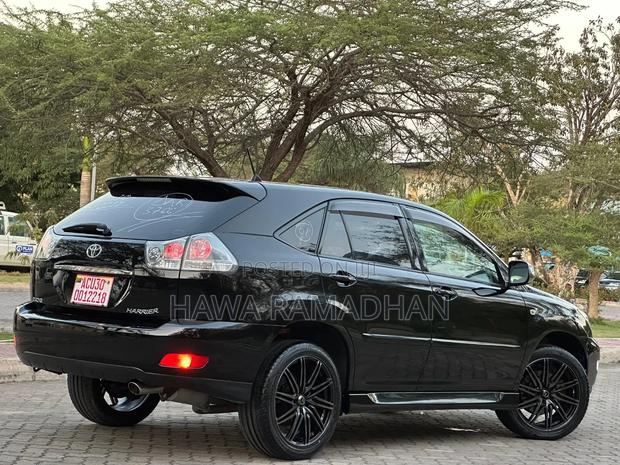 Toyota Harrier 2004 Black