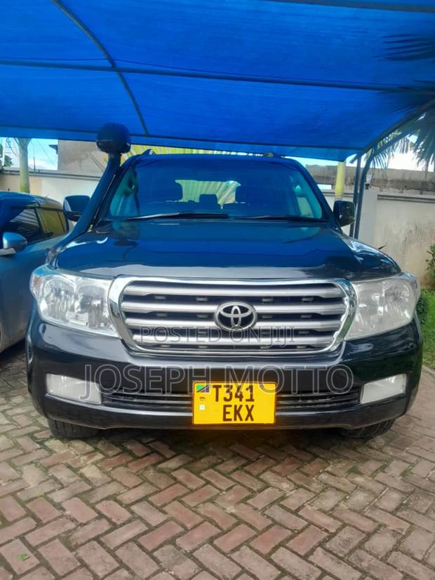 Toyota Land Cruiser 4.5 V8 DLX 2015 Black