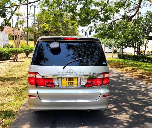 Toyota Alphard 2.4 Petrol AWD 2005 Gray
