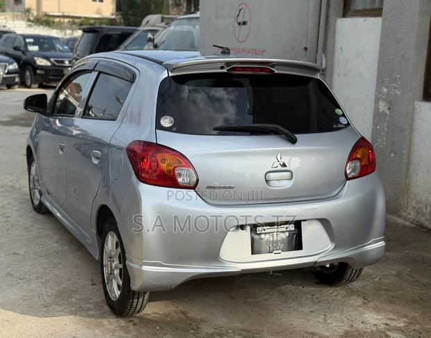 Mitsubishi Mirage ES 4dr Hatchback (1.2L 3cyl 5M) 2015 Silver